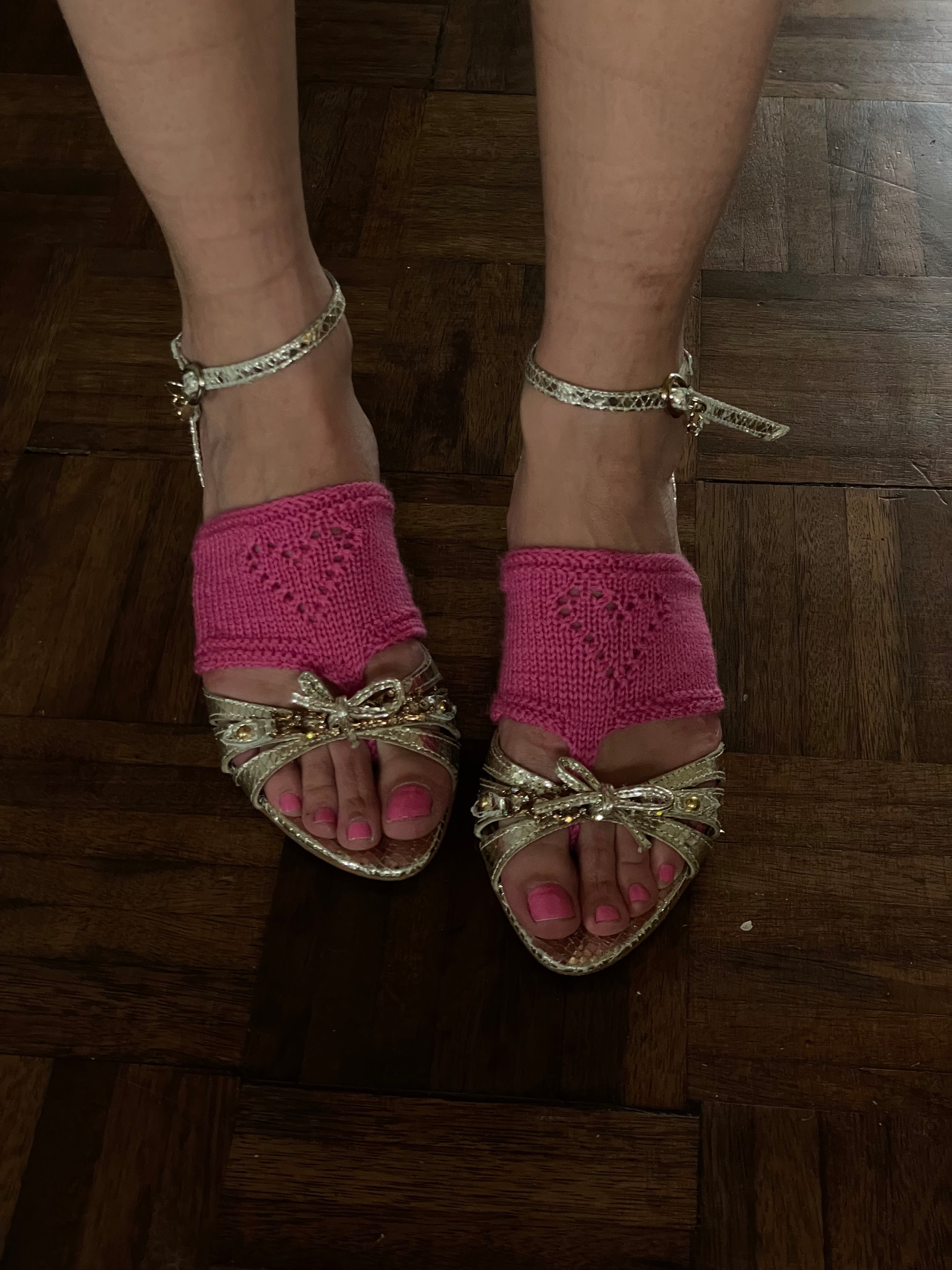 Thong socks