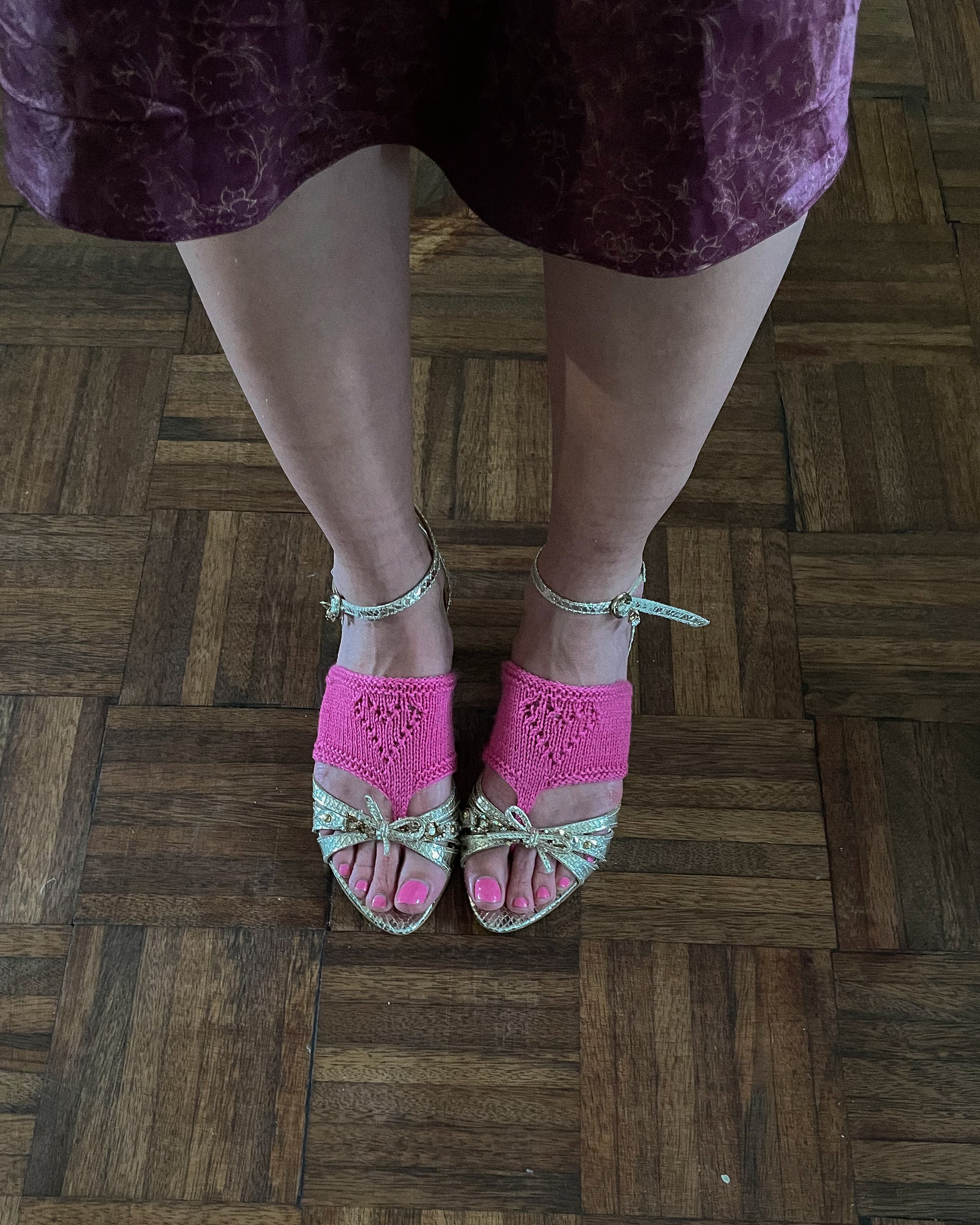 Thong socks