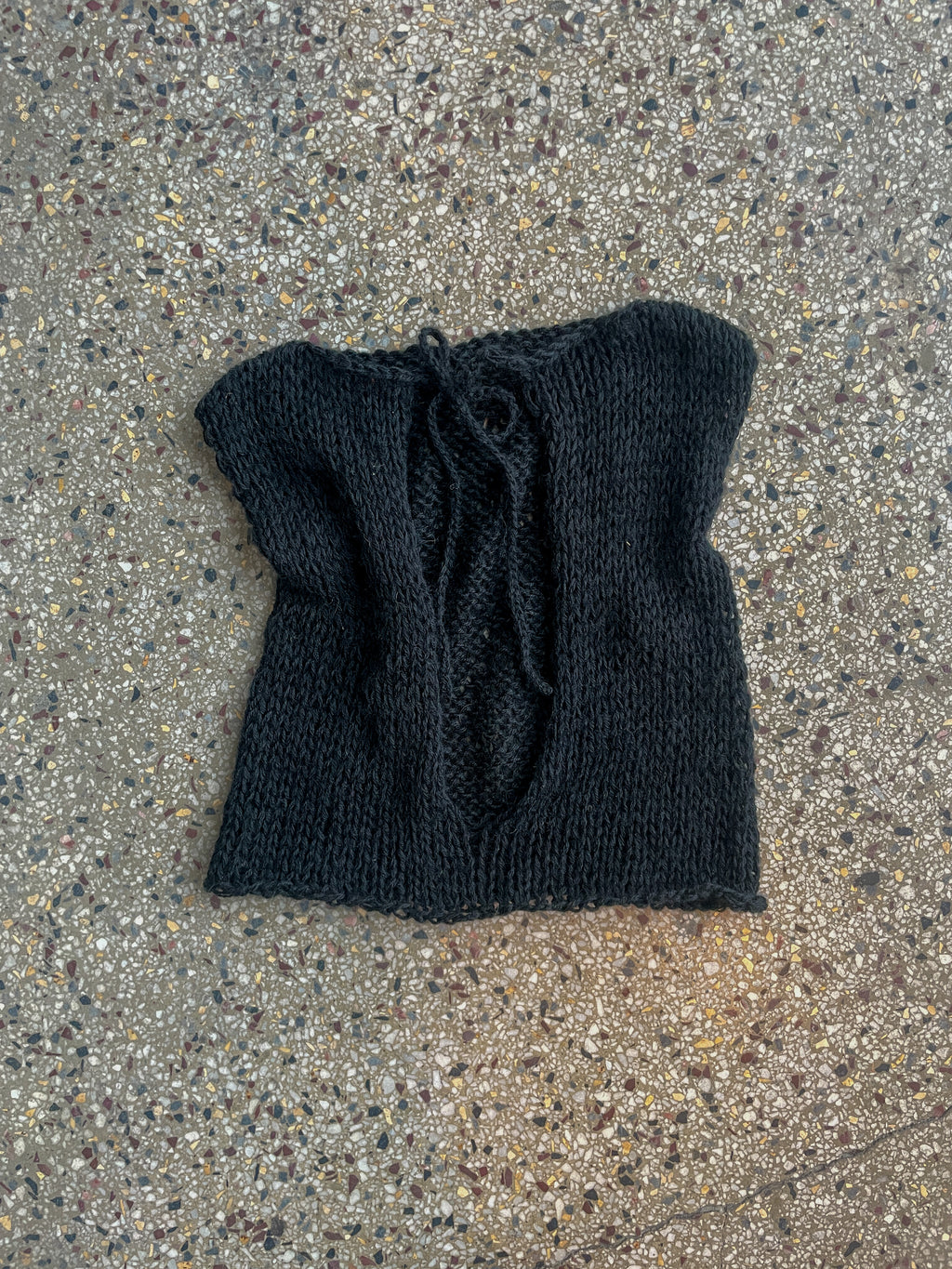 Open back confetti top - black