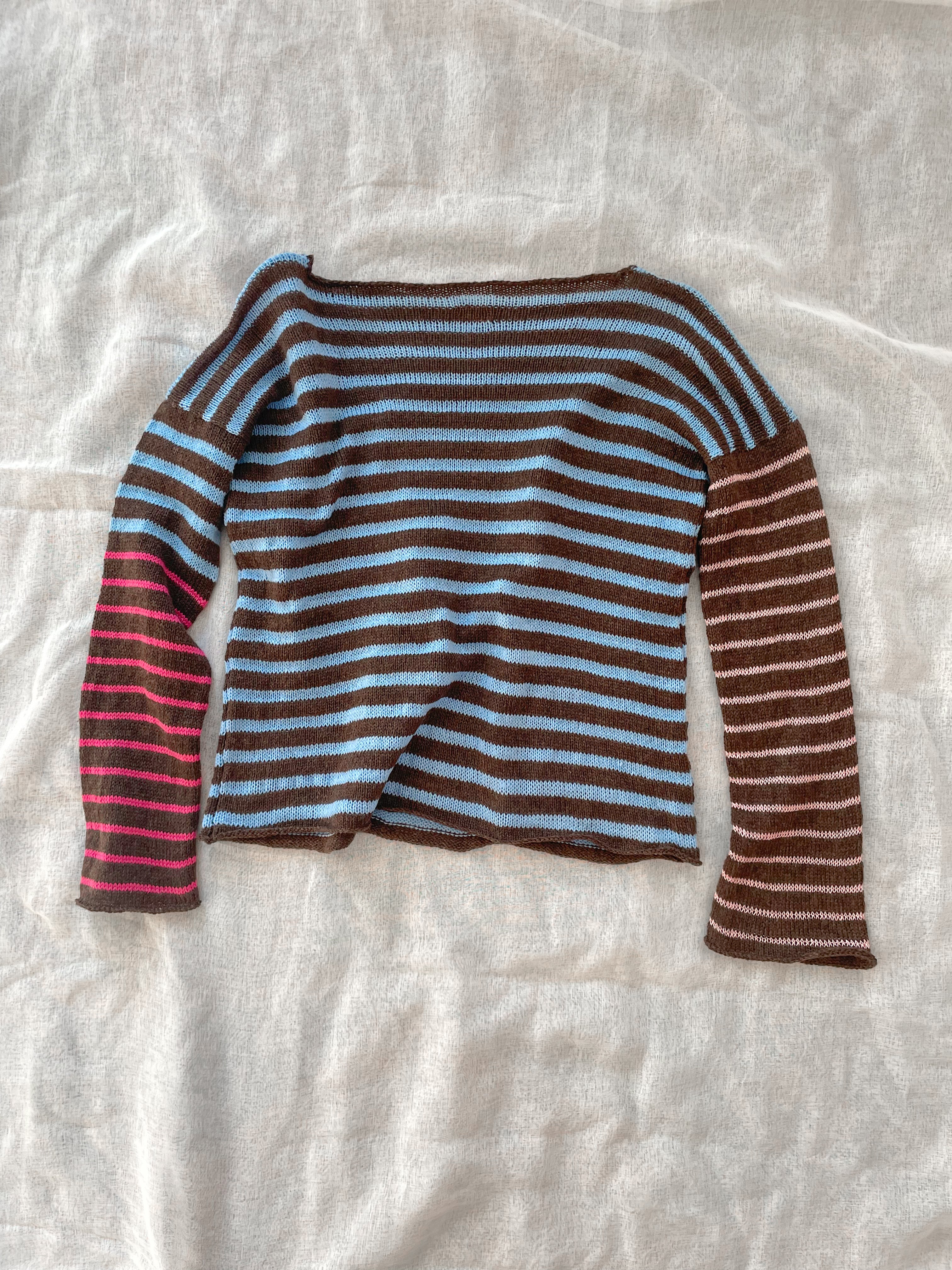 Pinky promise pullover