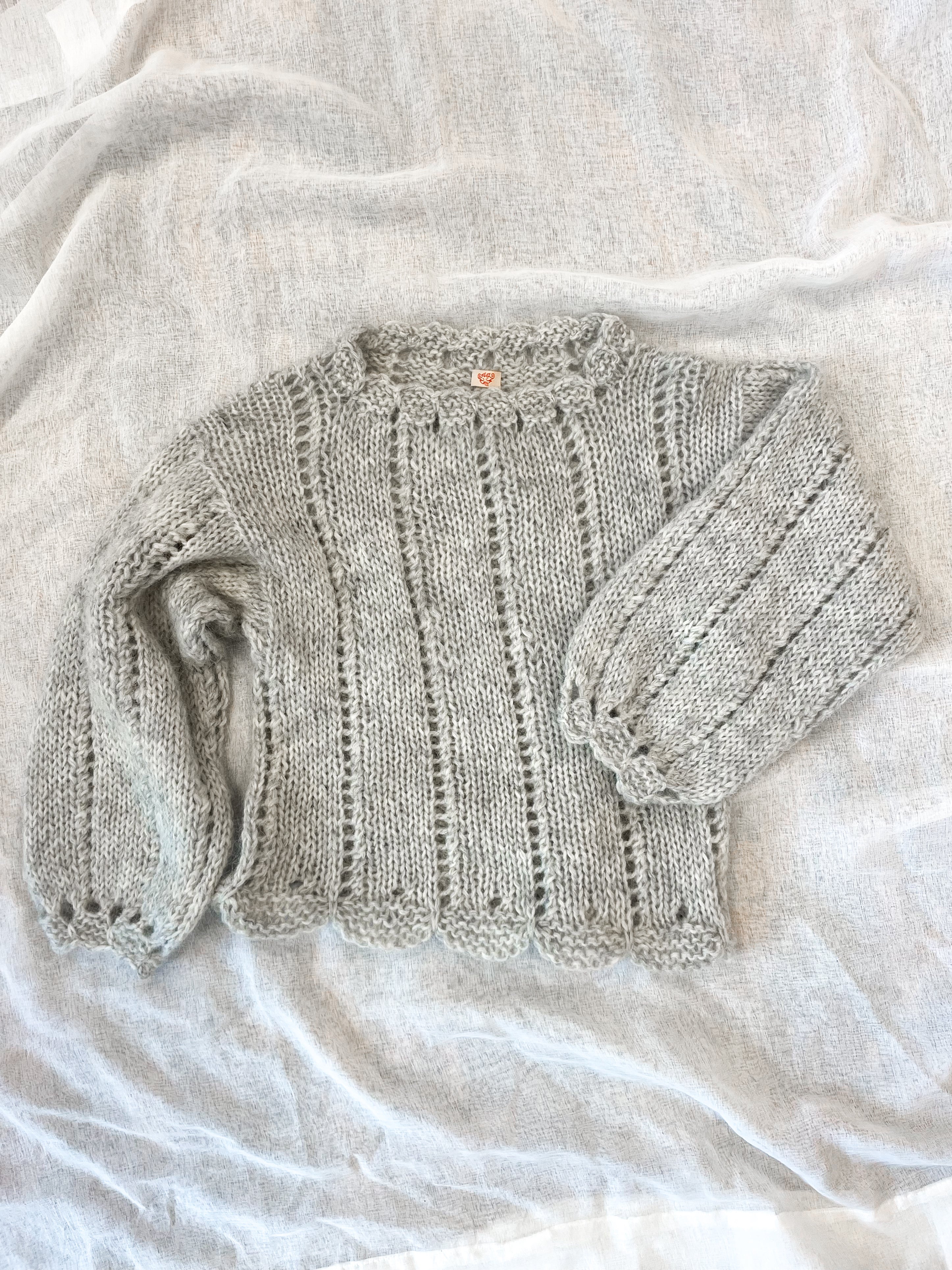 KNITTING PATTERN - Scallop sweater EN / Skeljapeysan IS