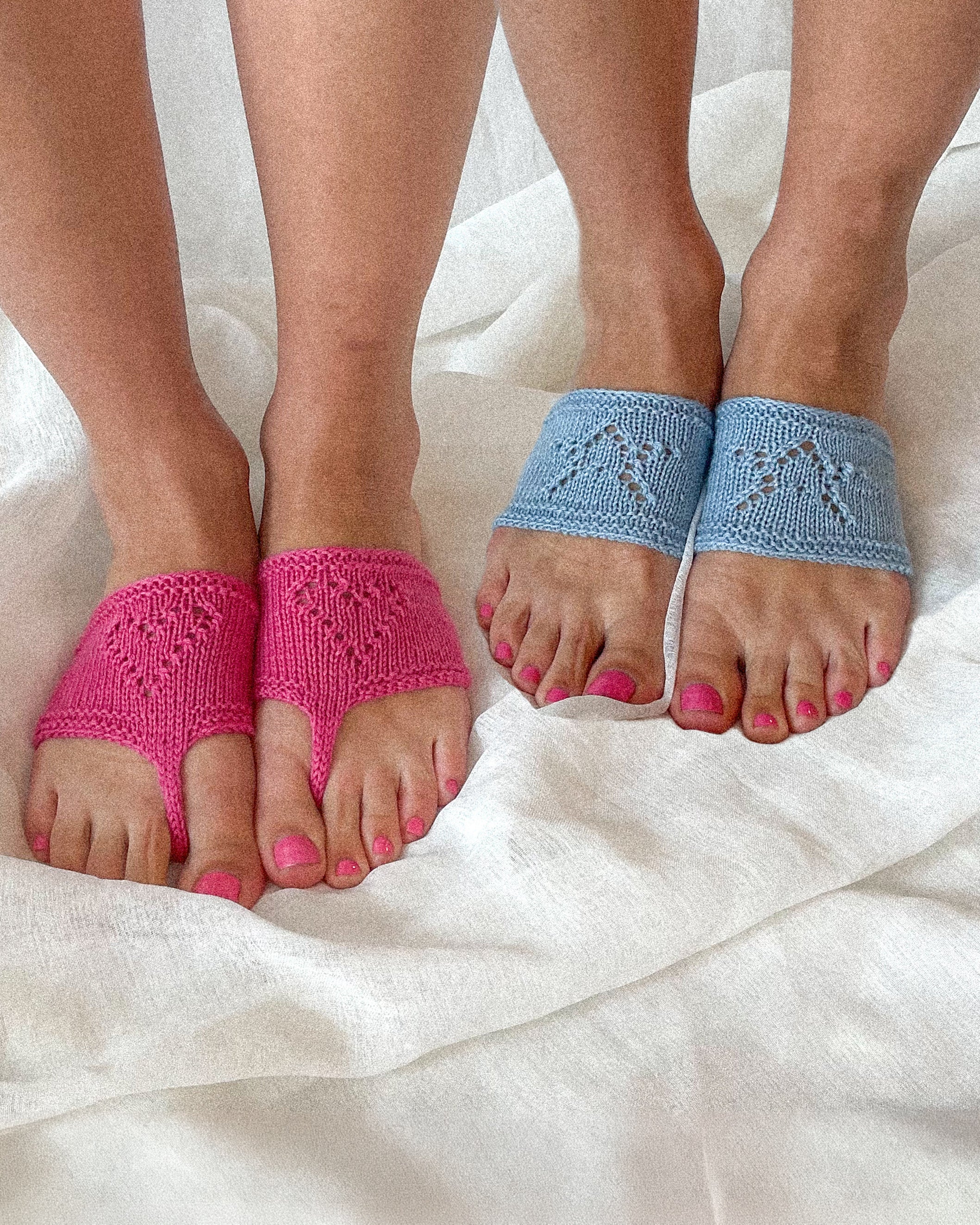 KNITTING PATTERN - Micro socks